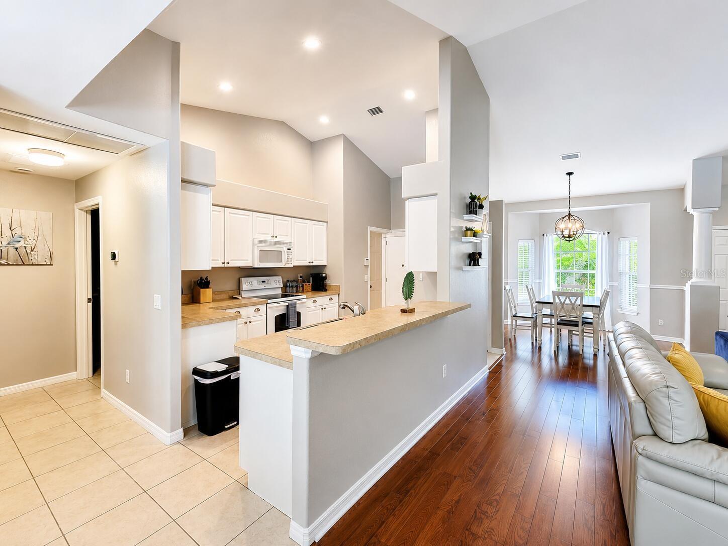 4394 GLORDANO AVE — photo 11