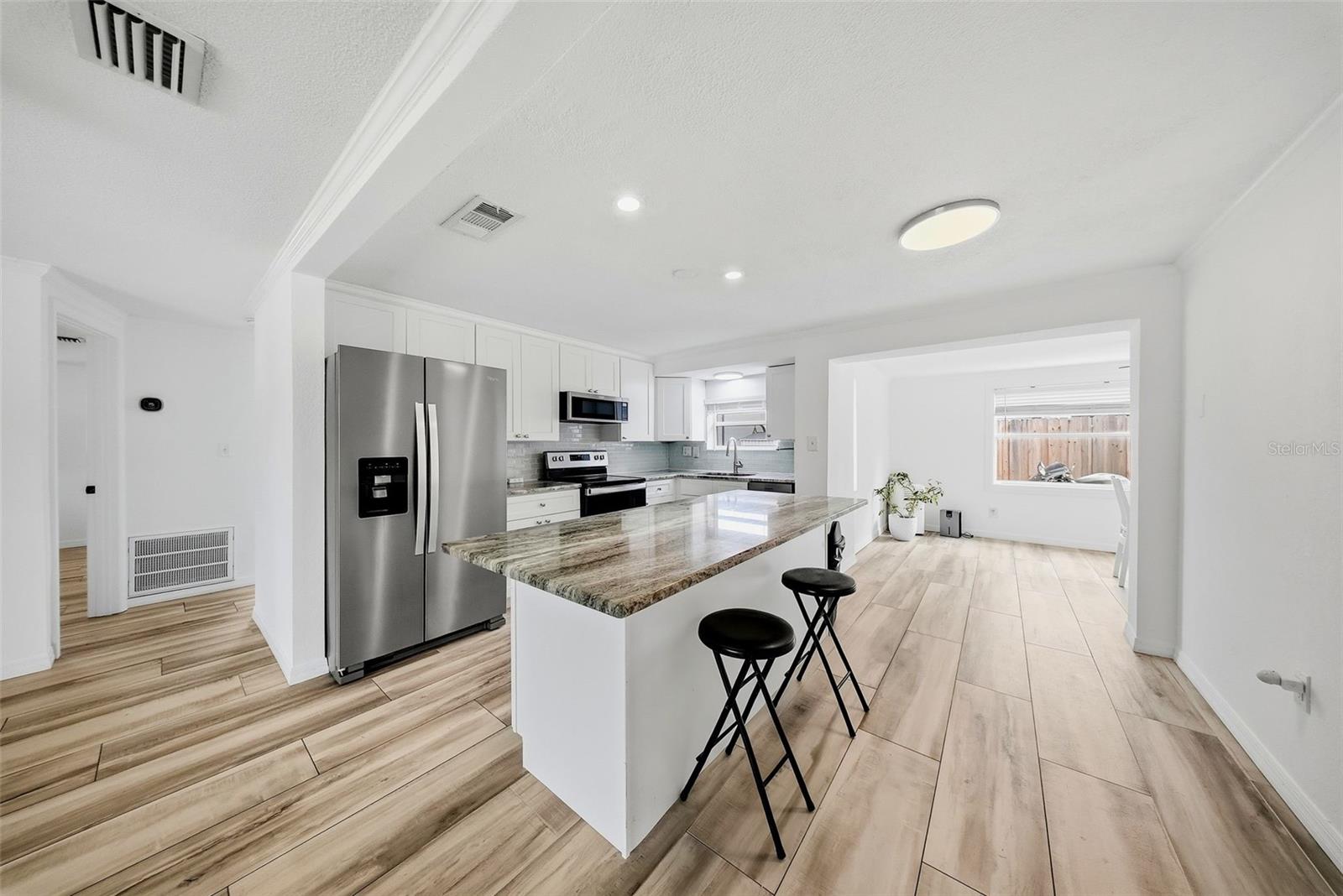 1565 CONNECTICUT AVE NE — photo 10