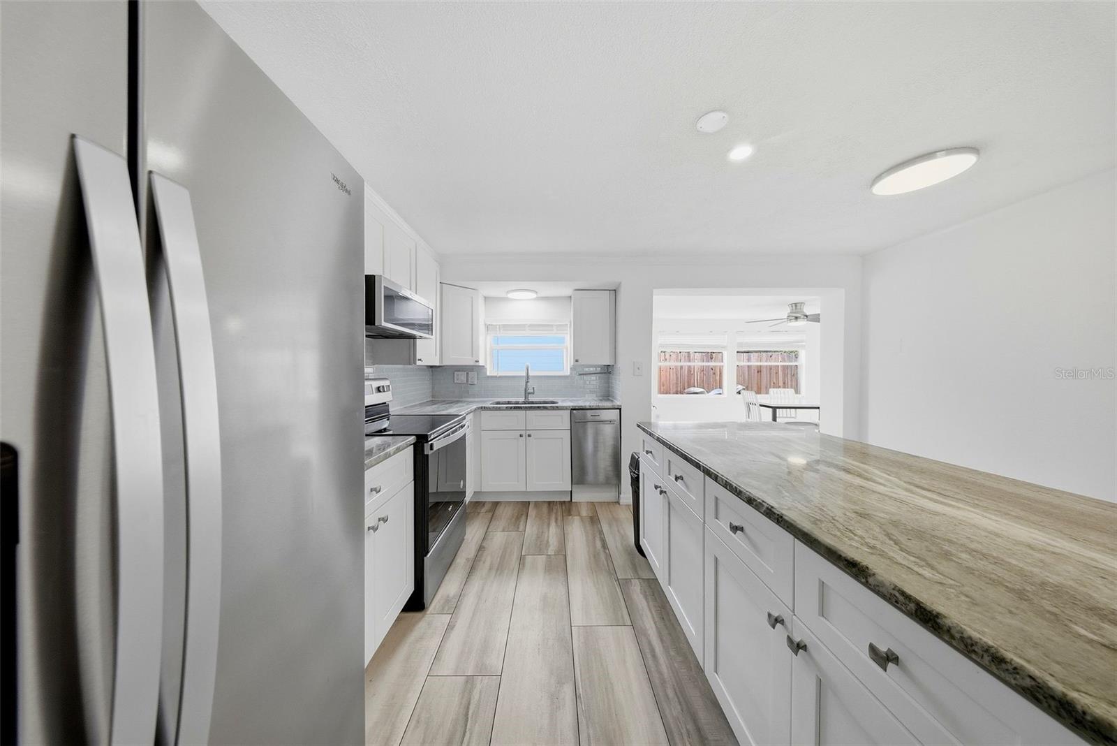 1565 CONNECTICUT AVE NE — photo 12