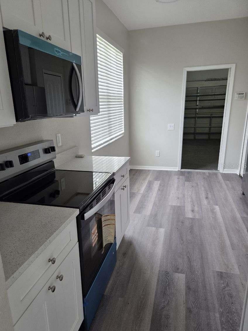 9321 HUNTINGTON PKWY — photo 3