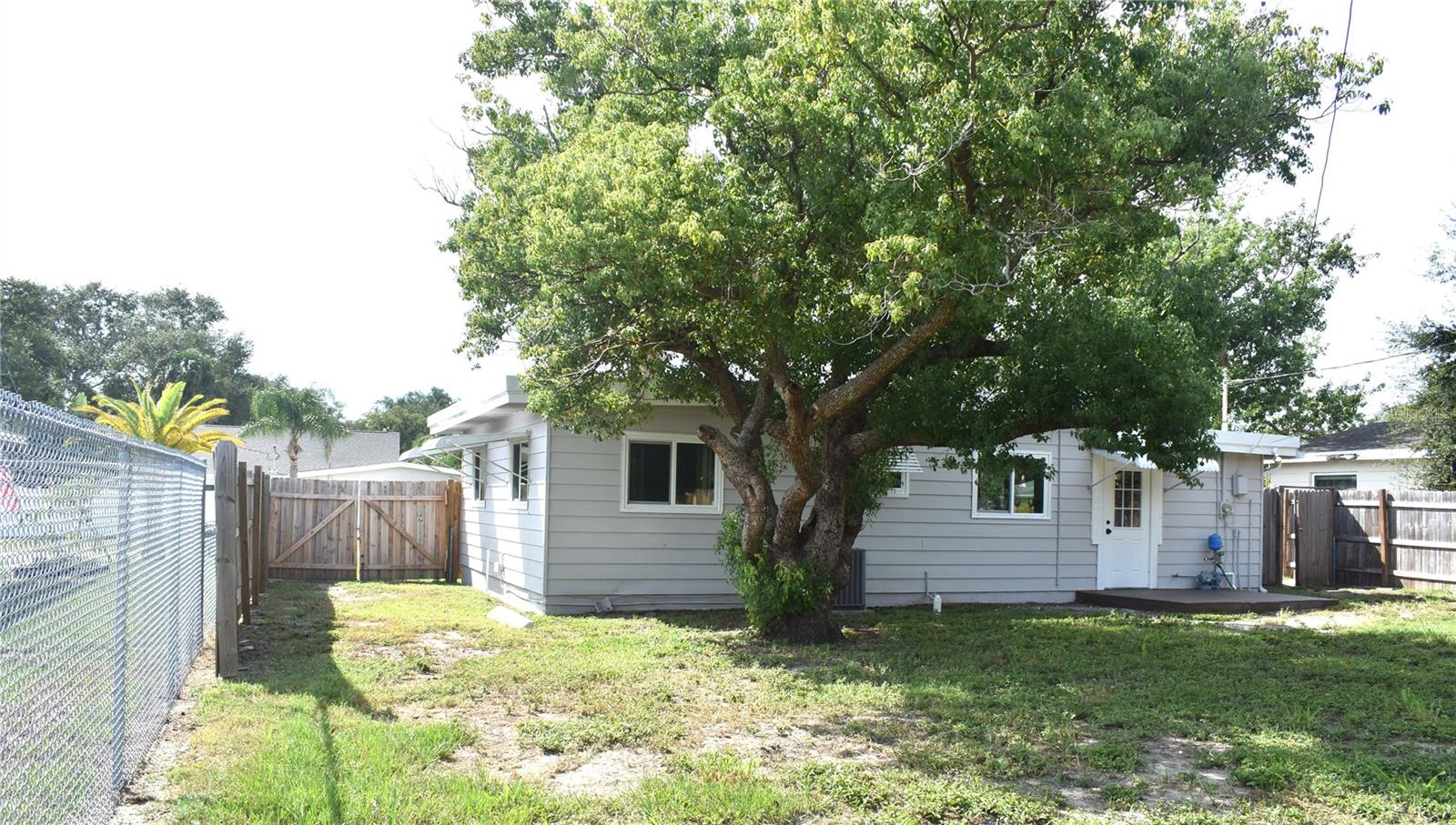 5165 104TH WAY N — photo 5