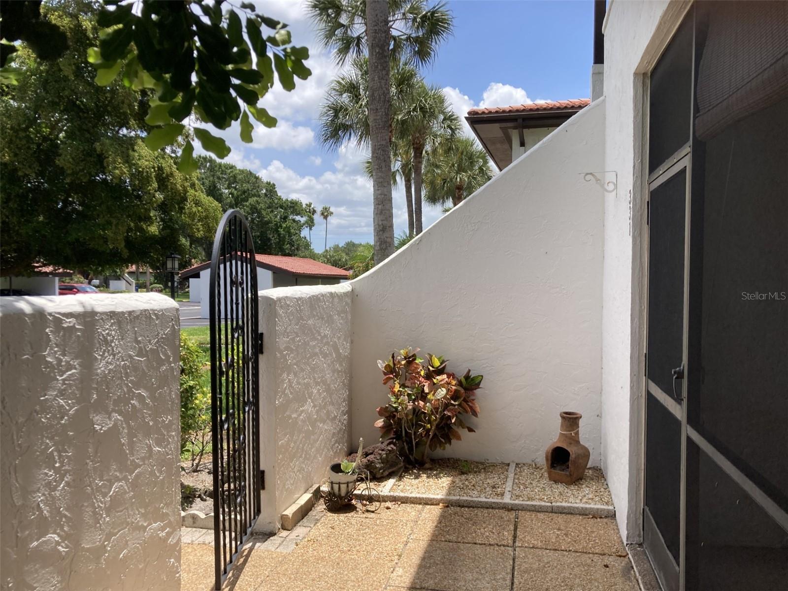 331 BARCELONA DR #331 — photo 2