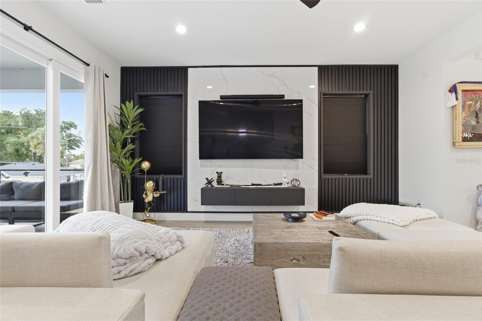 215 W COLUMBUS DR #2 — photo 18