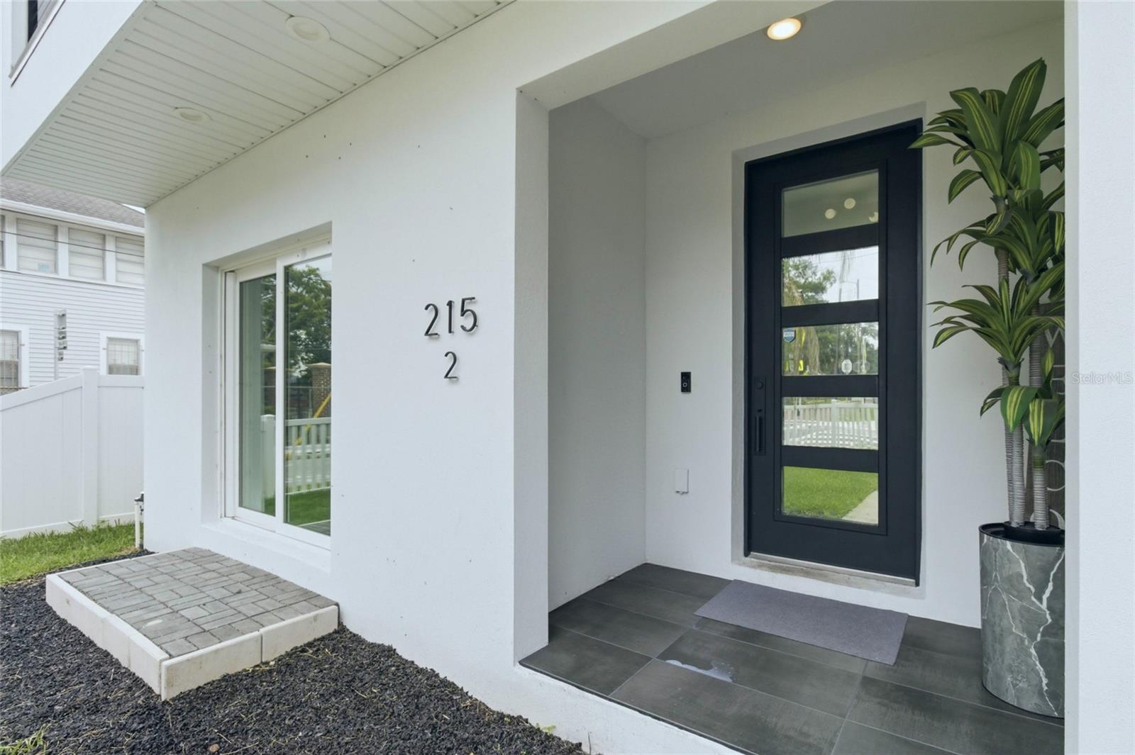 215 W COLUMBUS DR #2 — photo 5