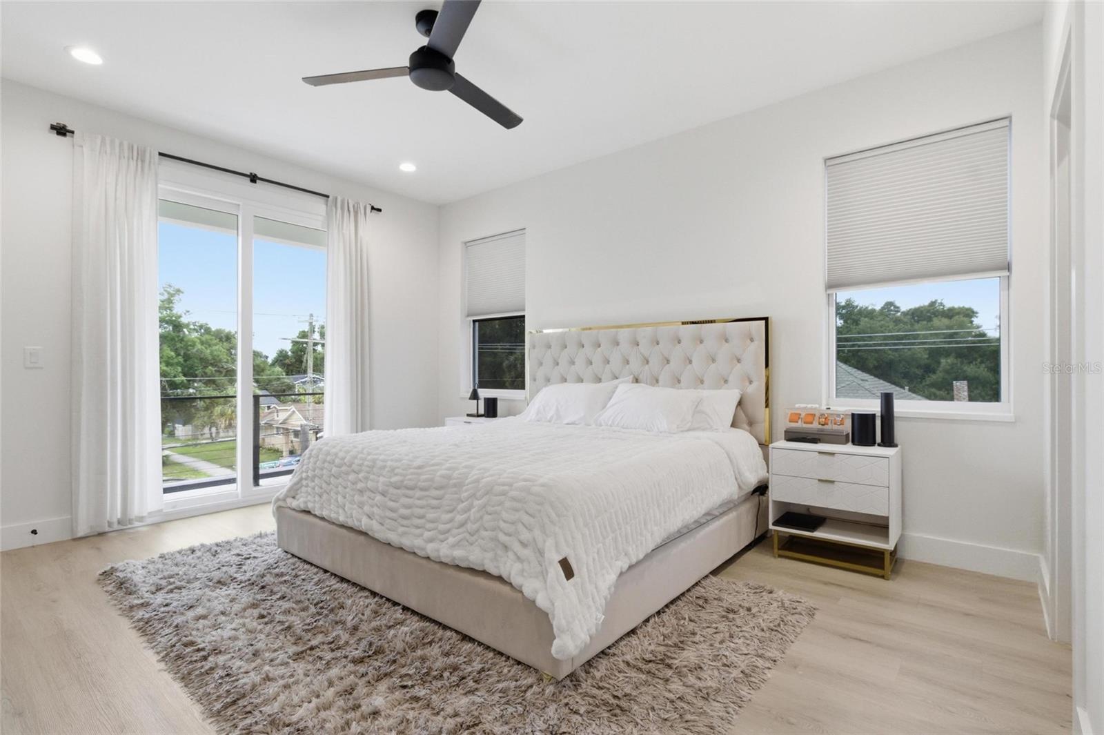 215 W COLUMBUS DR #2 — photo 21