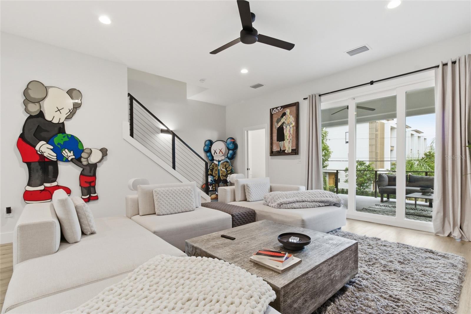215 W COLUMBUS DR #2 — photo 17