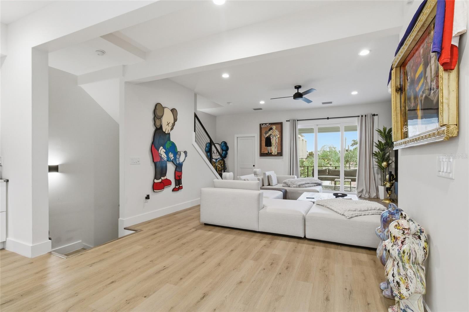 215 W COLUMBUS DR #2 — photo 11