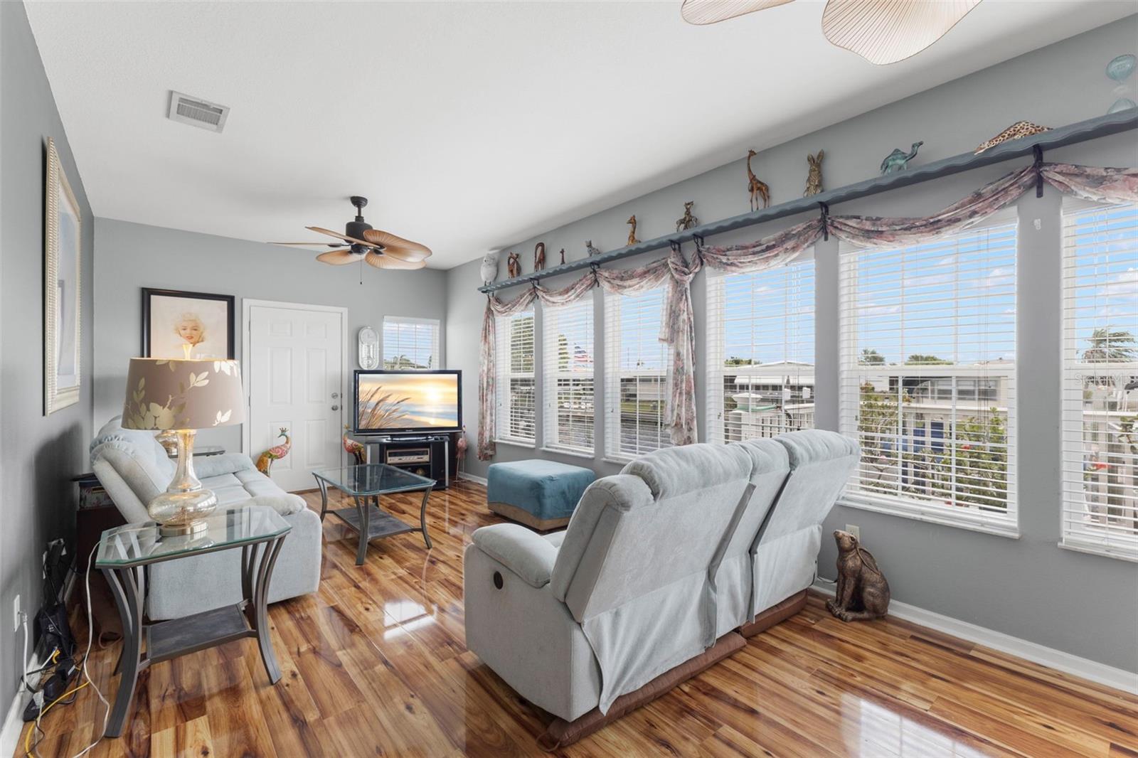 124 AMERICANA CT NE #214 — photo 8