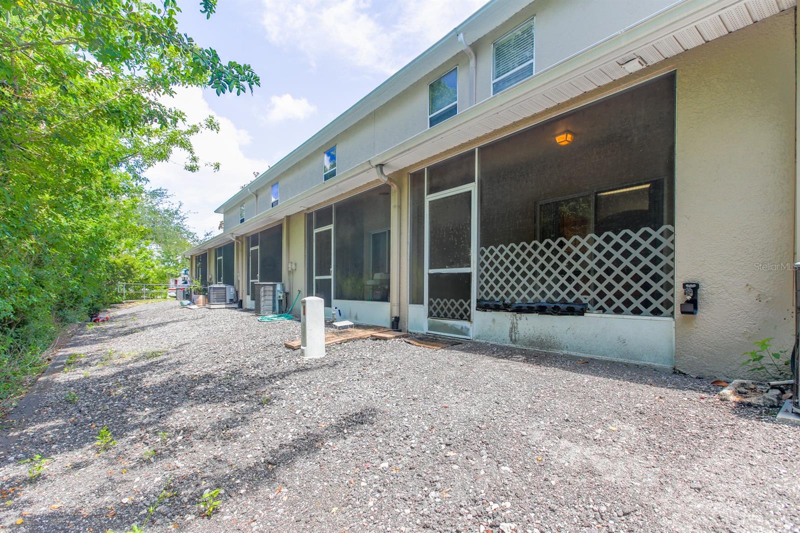 16342 ROLLINGBROOK DR — photo 3