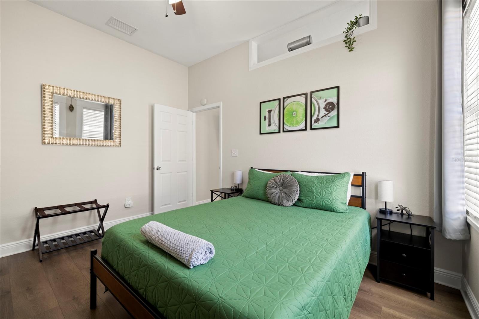 2526 W UNION ST — photo 23