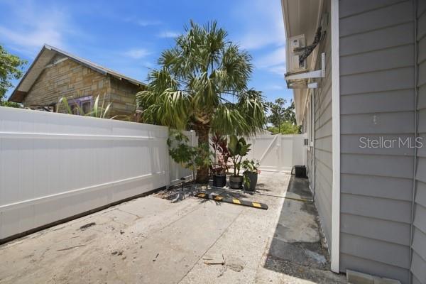 2526 W UNION ST — photo 33