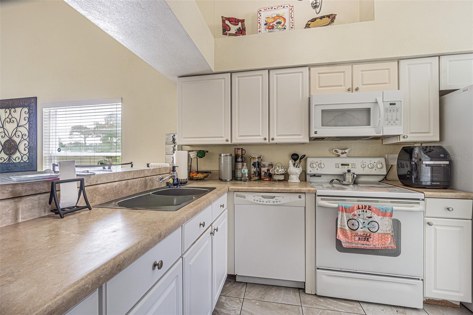 7601 LIMEBURY CT — photo 4