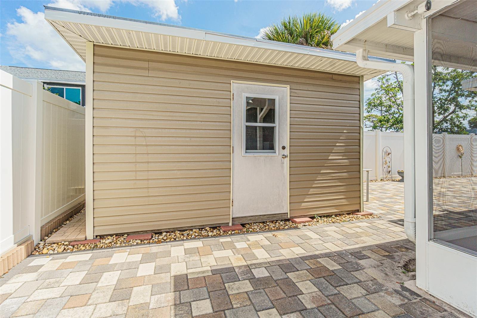 7601 LIMEBURY CT — photo 14