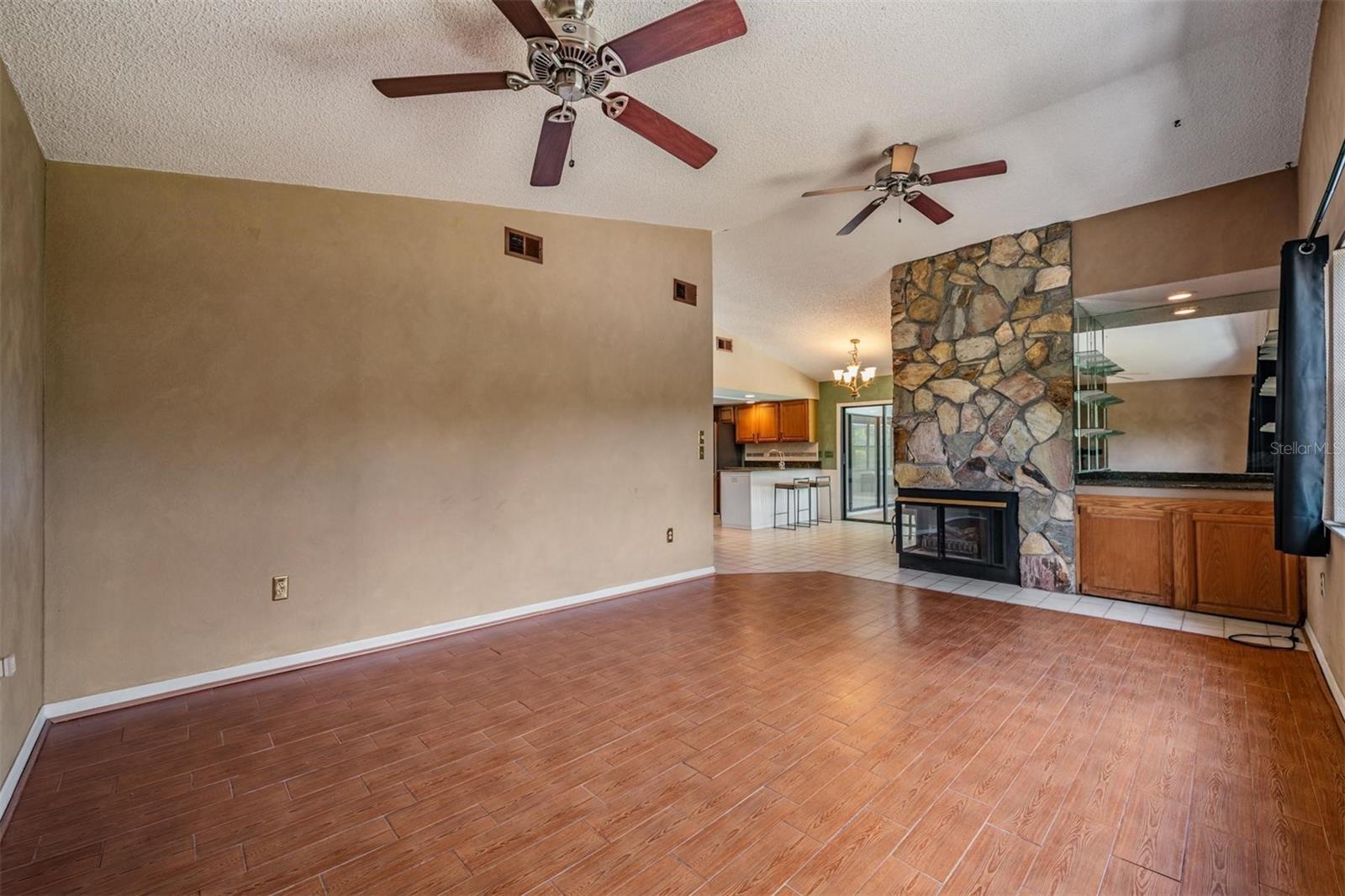 3817 NICHOLAS CIR — photo 28