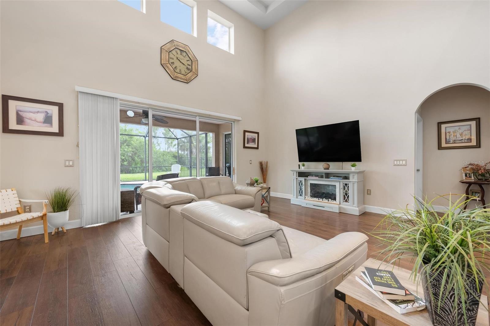 1762 BOTTLEBRUSH WAY — photo 8