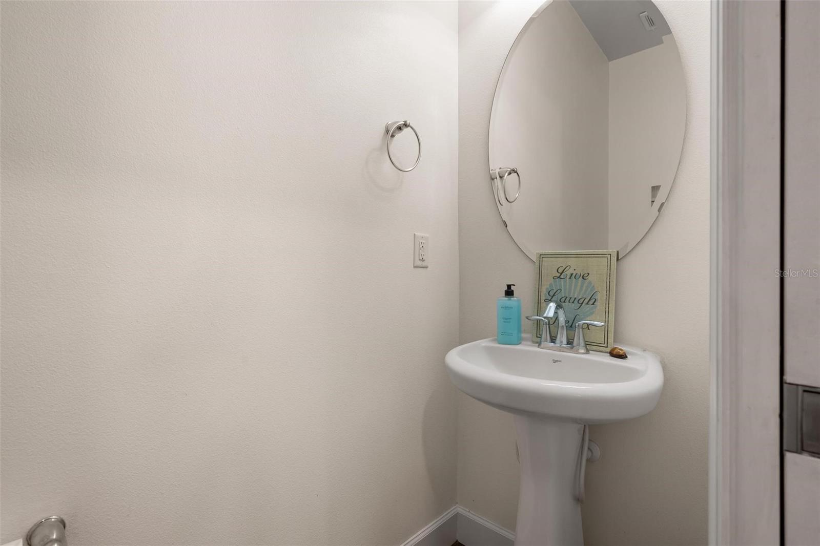 1762 BOTTLEBRUSH WAY — photo 15
