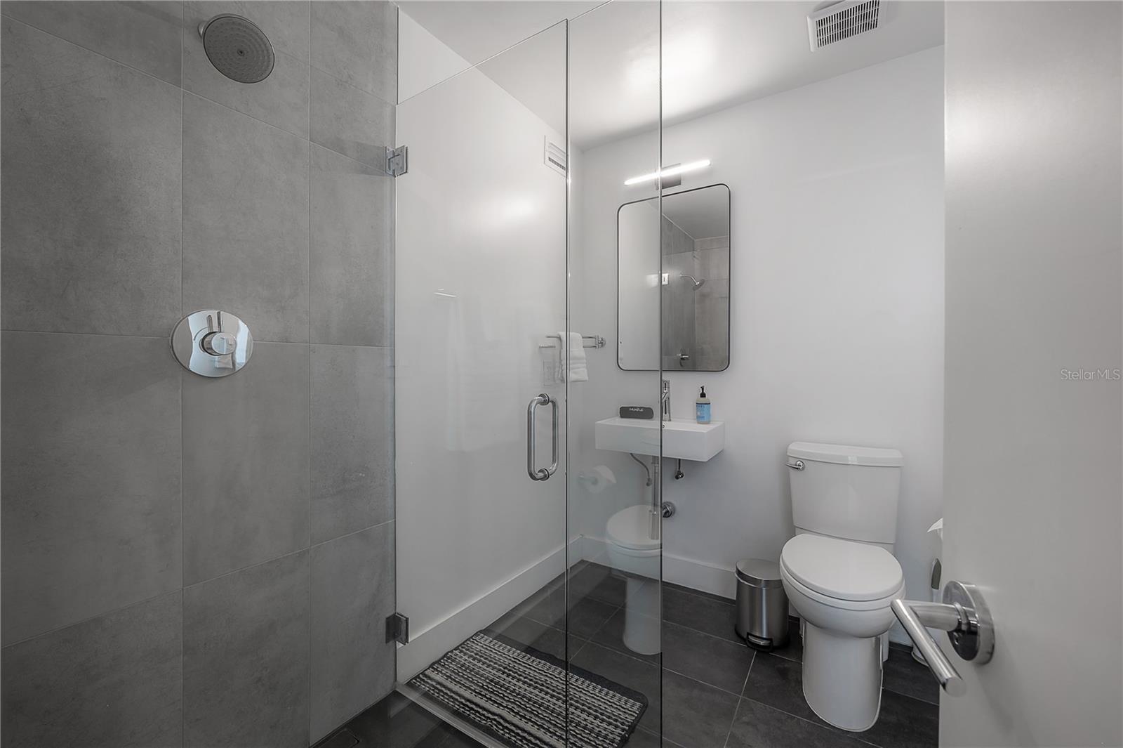 8757 BAY POINTE DR — photo 15