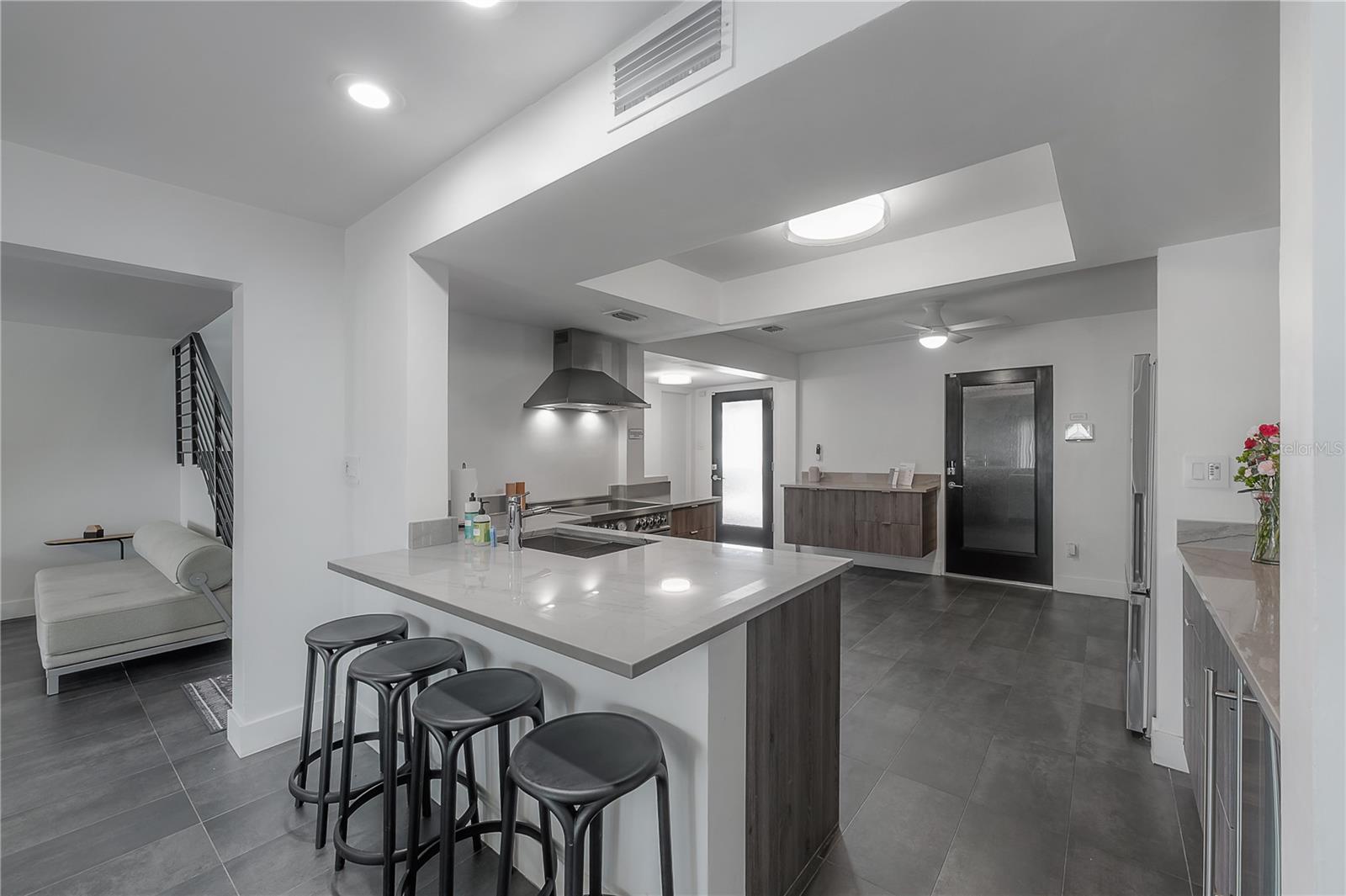 8757 BAY POINTE DR — photo 6
