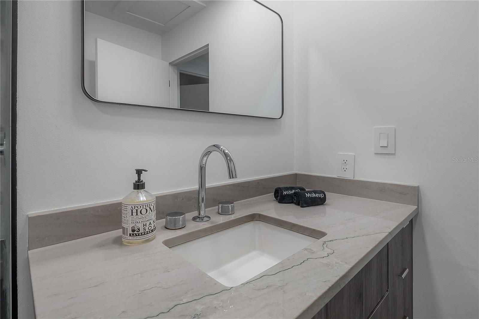 8757 BAY POINTE DR — photo 25