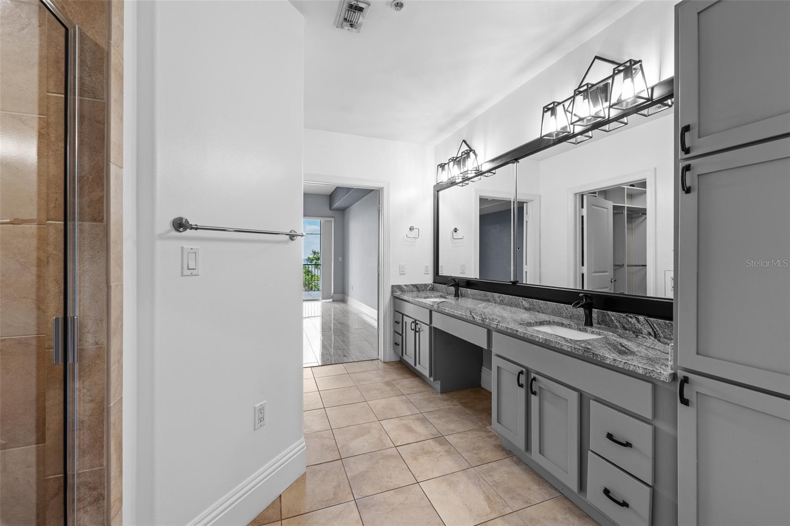 509 W BAY ST #305 — photo 38