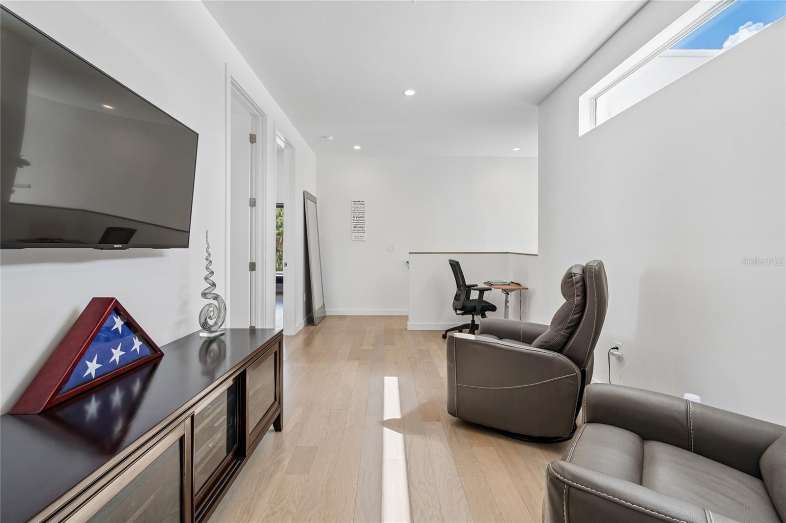 1314 W 1/2 LEMON ST — photo 37