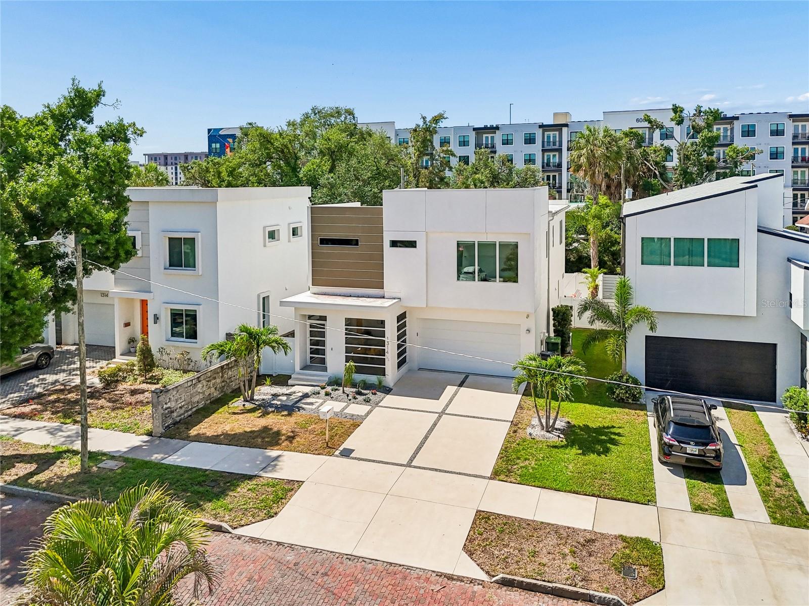 1314 W 1/2 LEMON ST — photo 82