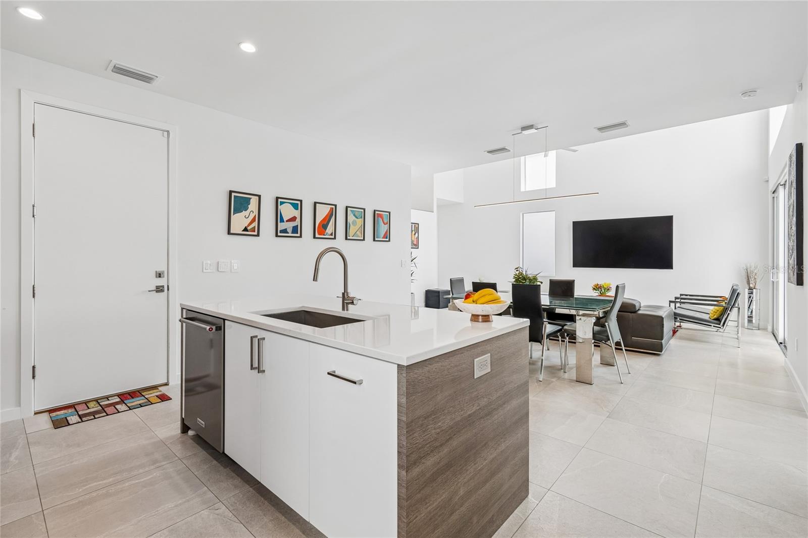 1314 W 1/2 LEMON ST — photo 29