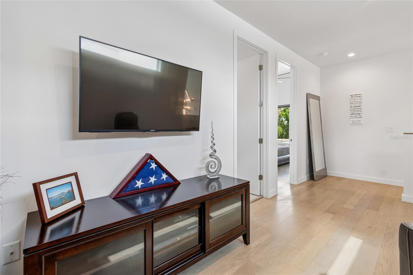 1314 W 1/2 LEMON ST — photo 39