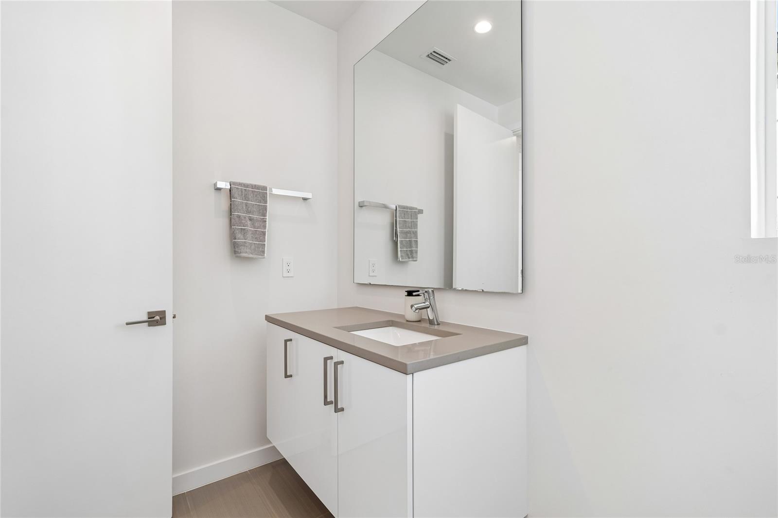 1314 W 1/2 LEMON ST — photo 57