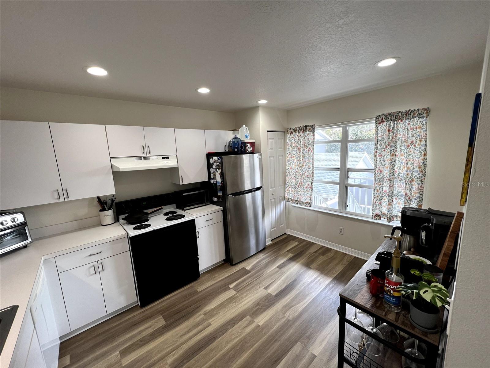 9485 HAMLIN BLVD #8 — photo 32