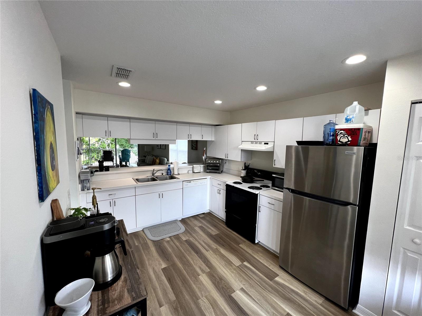 9485 HAMLIN BLVD #8 — photo 33