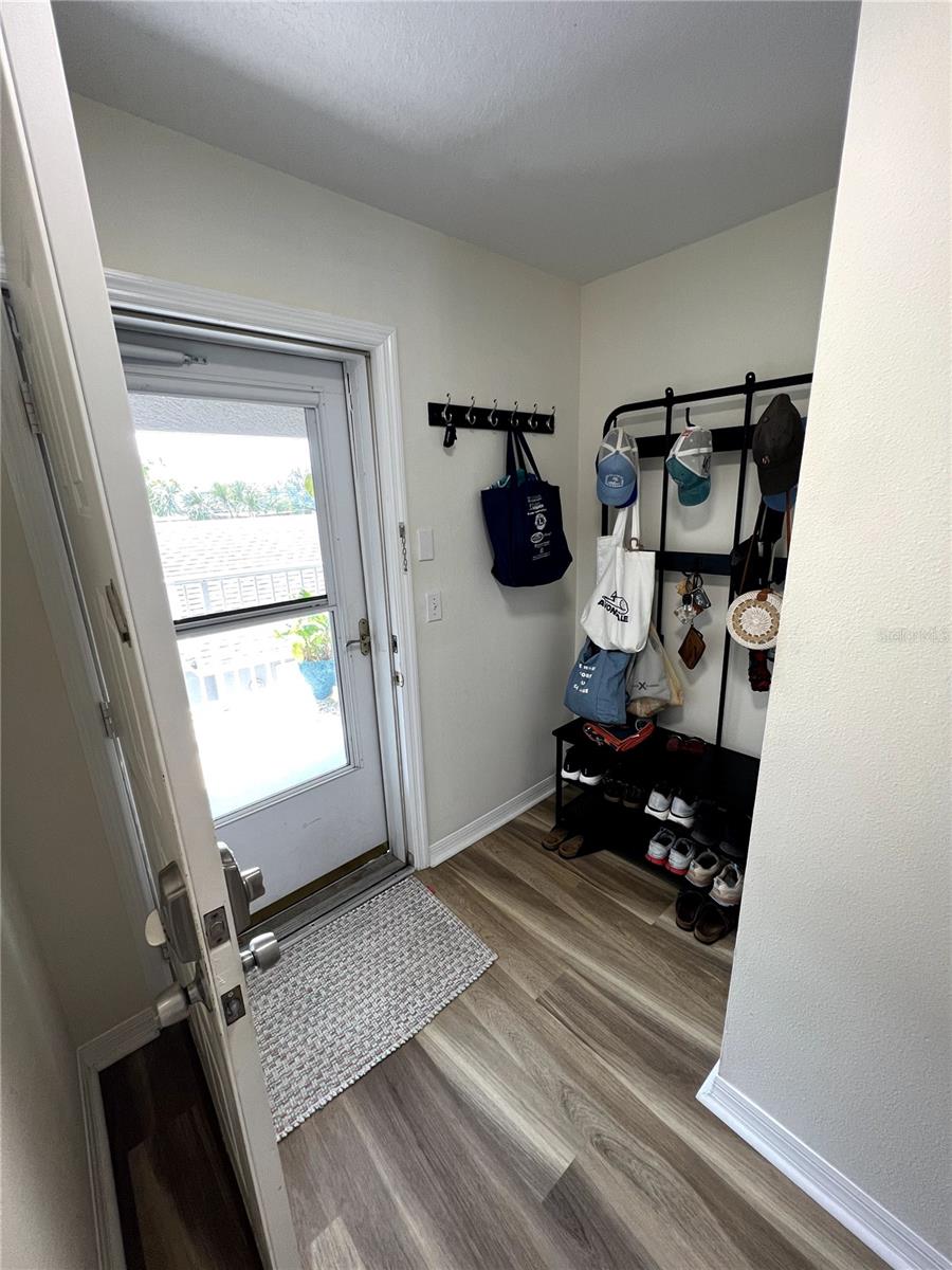 9485 HAMLIN BLVD #8 — photo 27