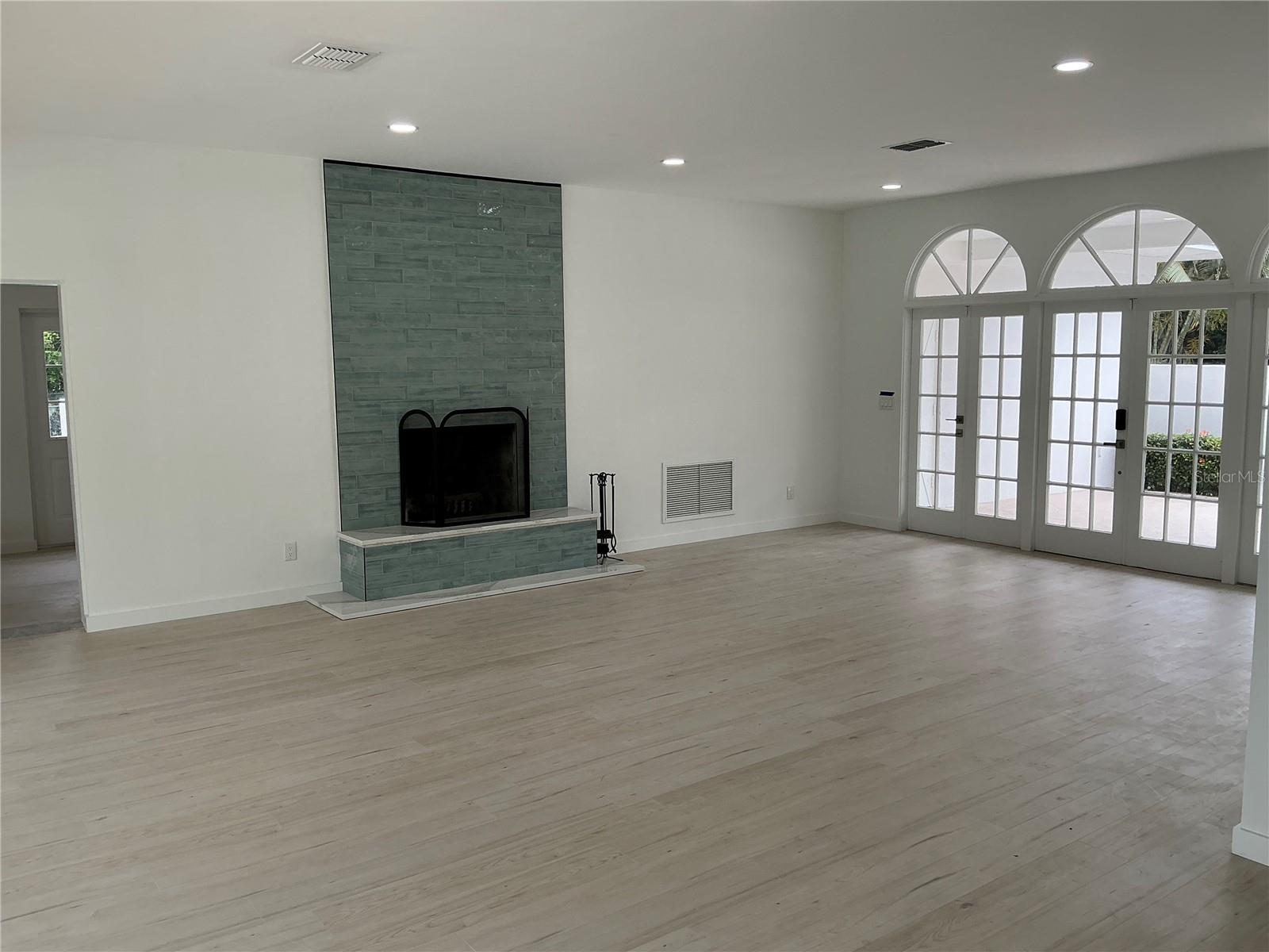 502 MAGELLAN DR — photo 12