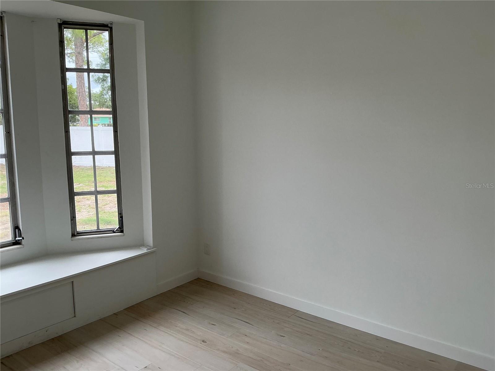 502 MAGELLAN DR — photo 25