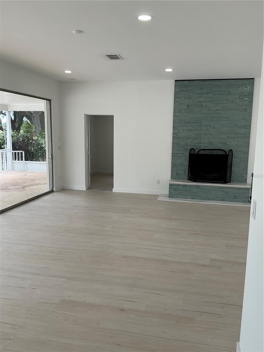 502 MAGELLAN DR — photo 16