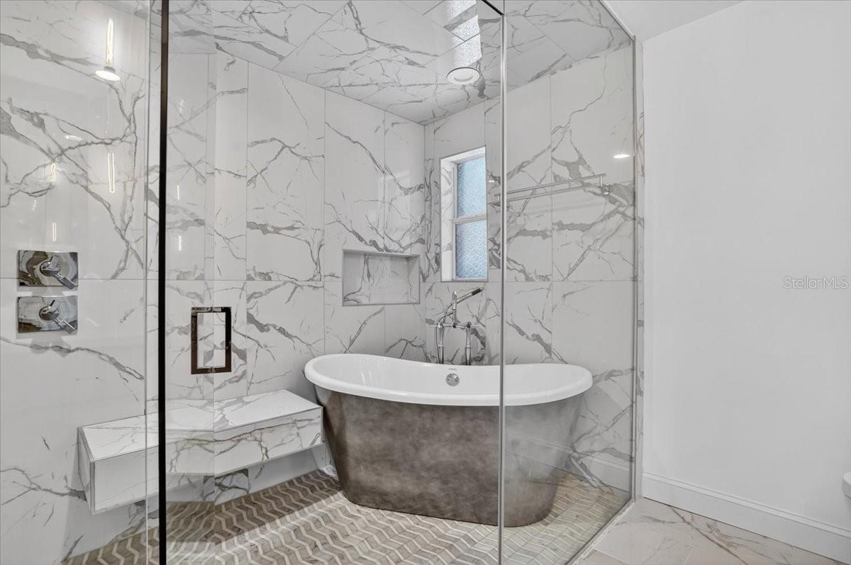 2708 N DUNDEE ST — photo 30