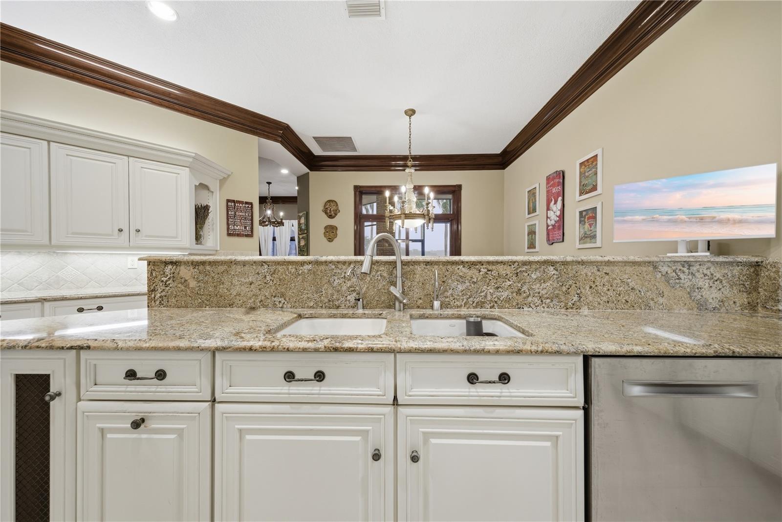 4123 HIGHLAND PARK CIR — photo 21