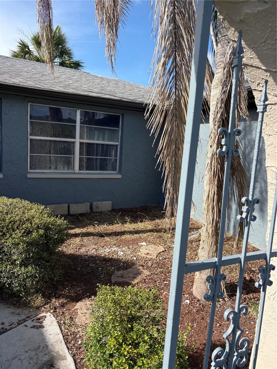 6301 SEABREEZE DR — photo 7