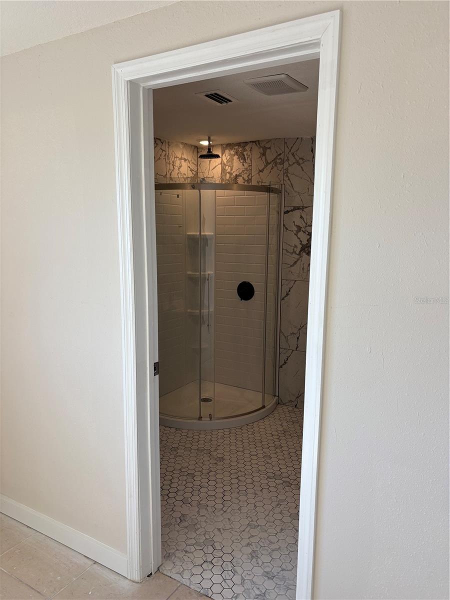 6301 SEABREEZE DR — photo 19