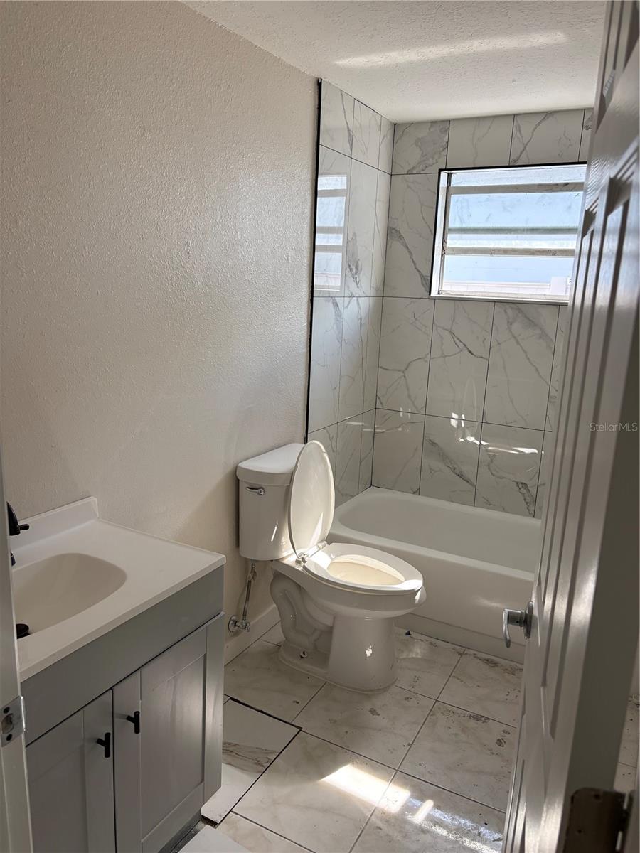 6301 SEABREEZE DR — photo 22