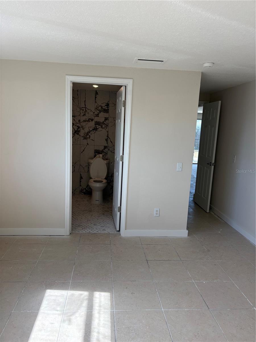 6301 SEABREEZE DR — photo 18
