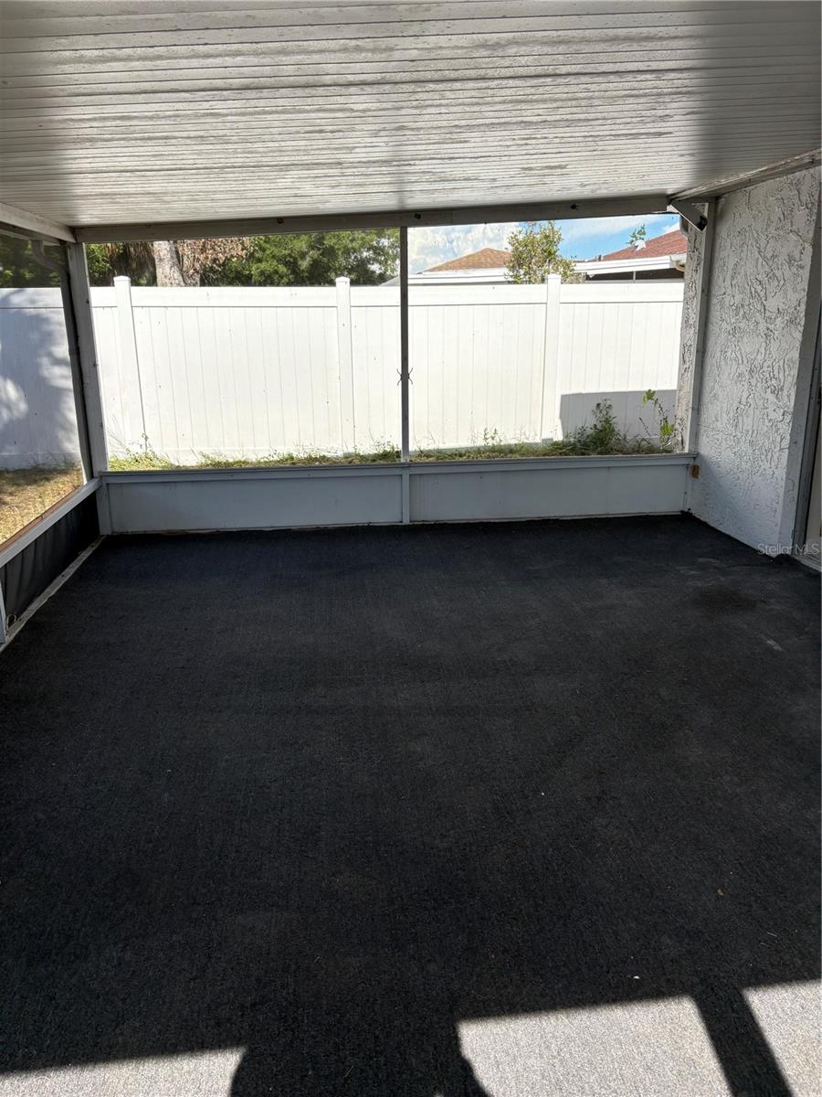 6301 SEABREEZE DR — photo 13