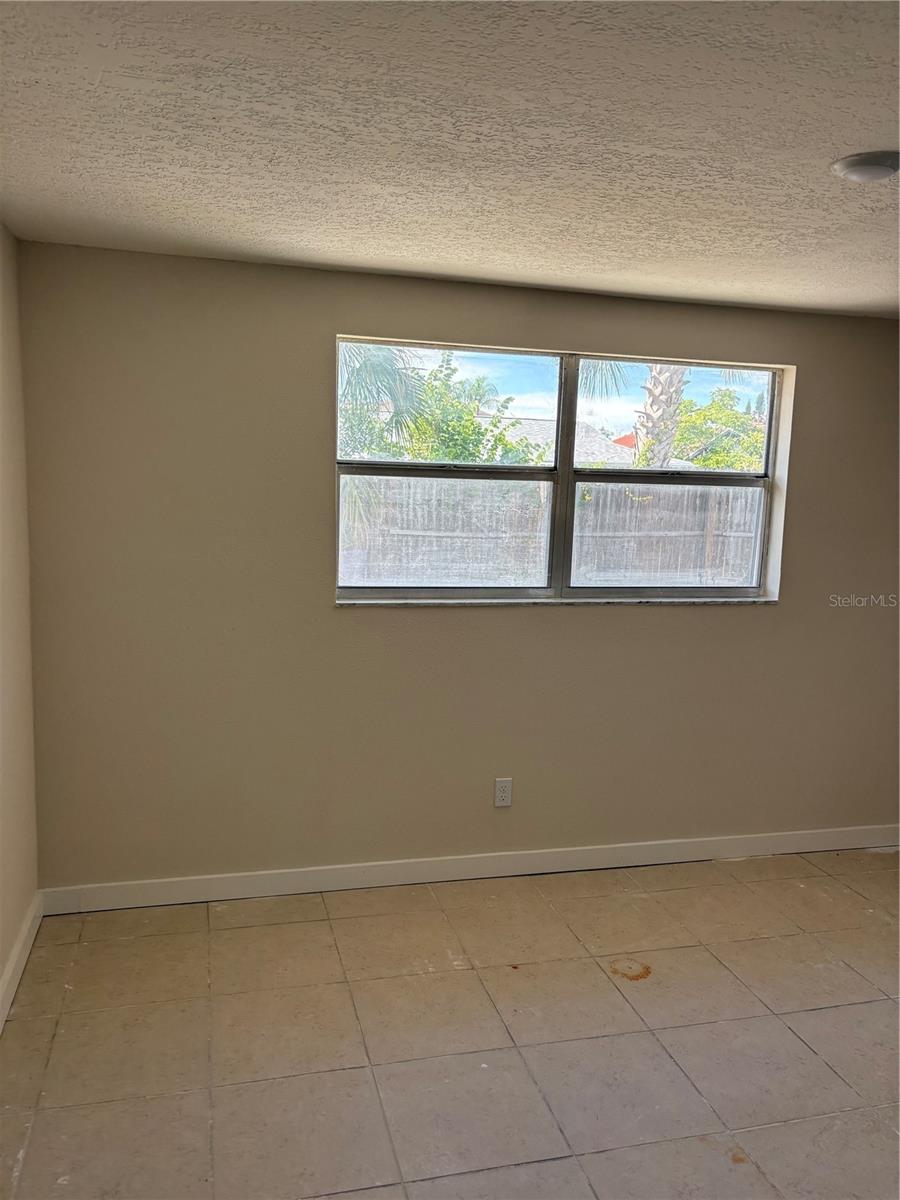 6301 SEABREEZE DR — photo 31