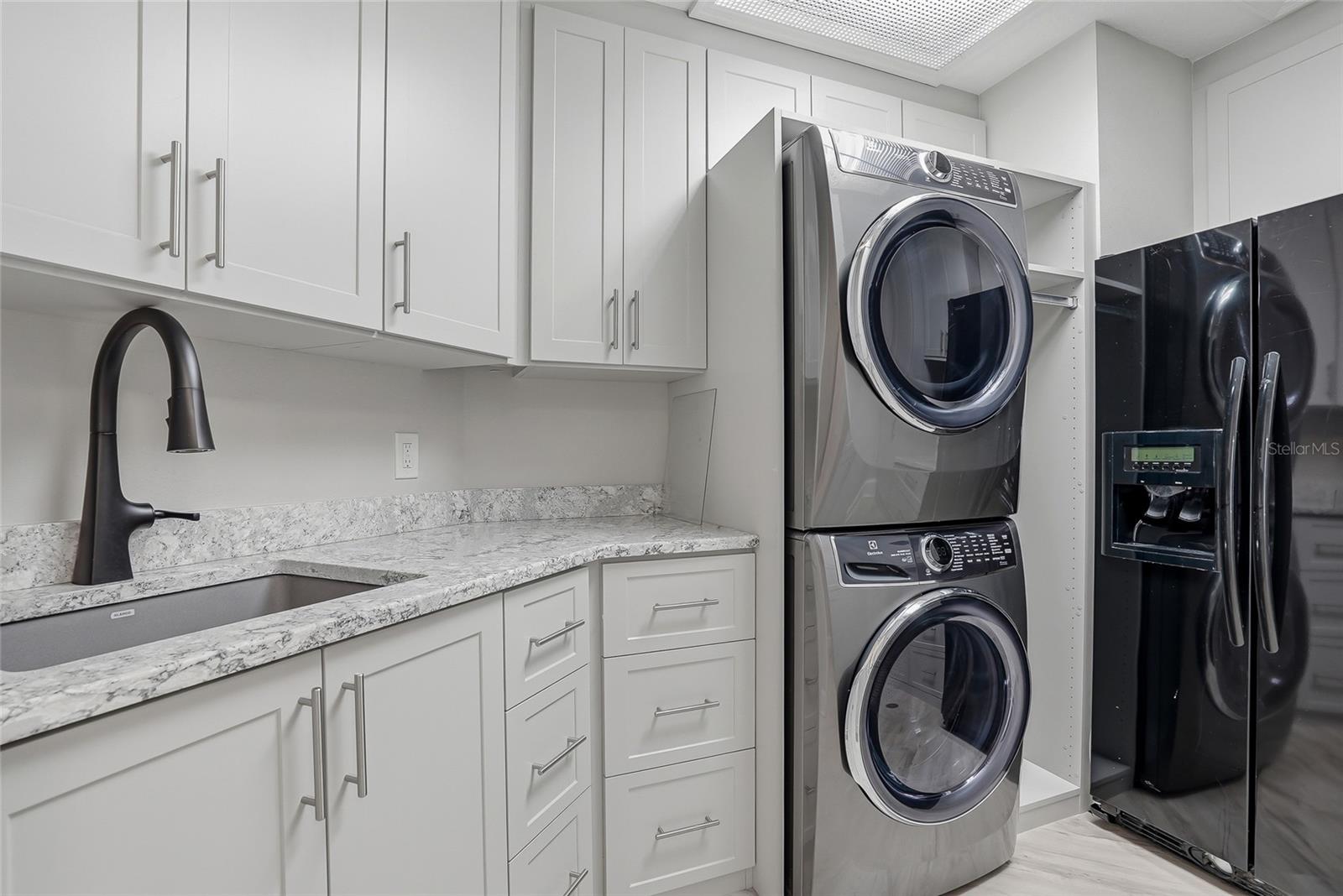 100 BEACH DR NE #301 — photo 38