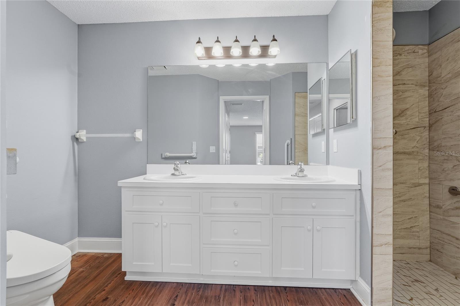 9031 WARWICK LN #9031 — photo 23