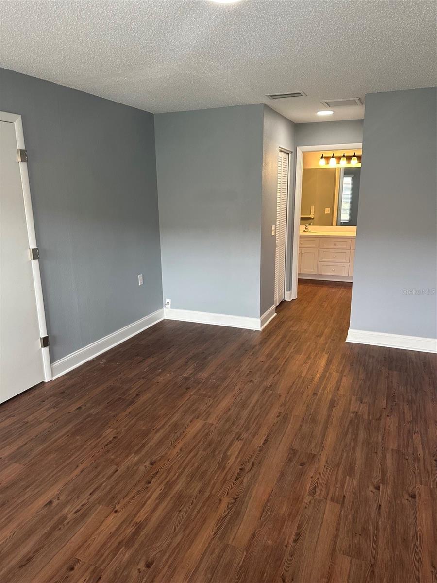 9031 WARWICK LN #9031 — photo 22
