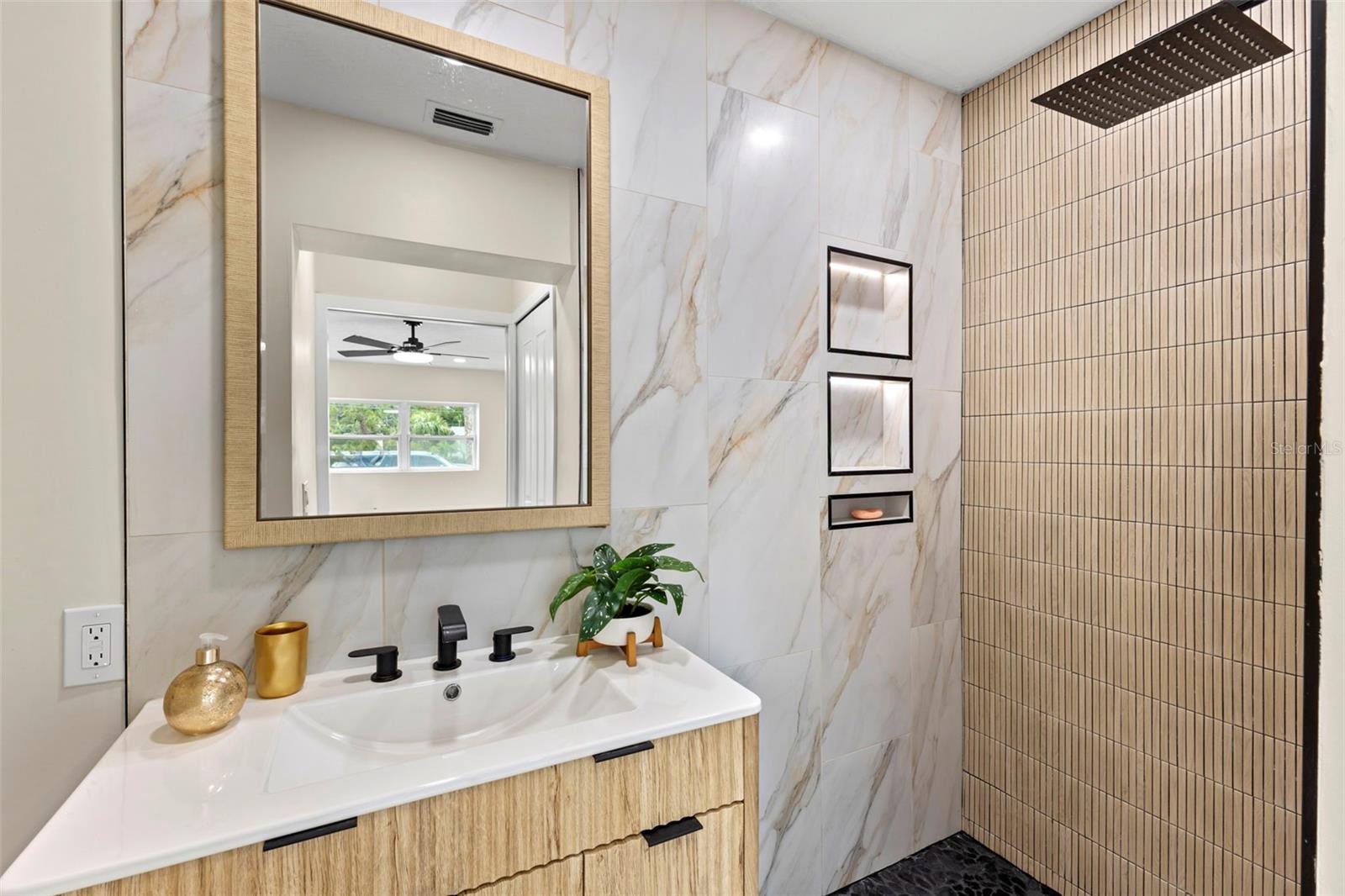 4430 CARSON ST NE — photo 20