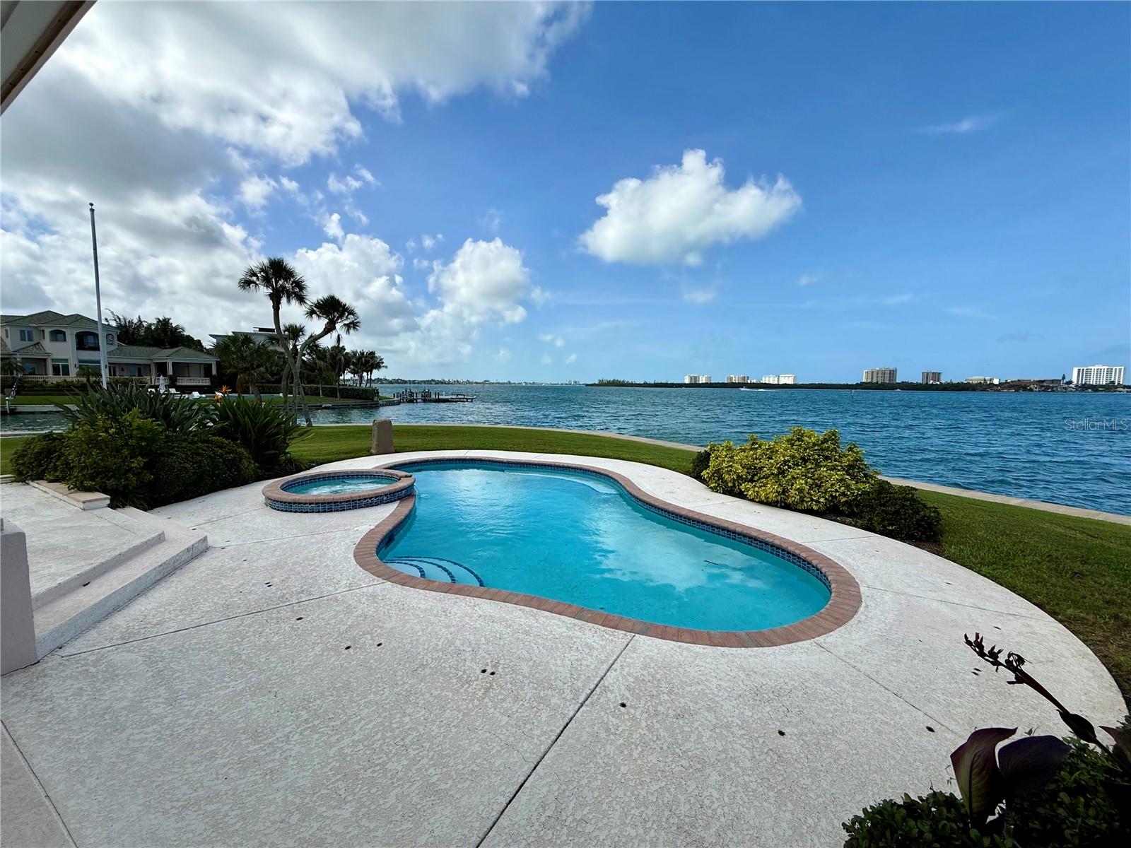 376 W ROYAL FLAMINGO DR — photo 33