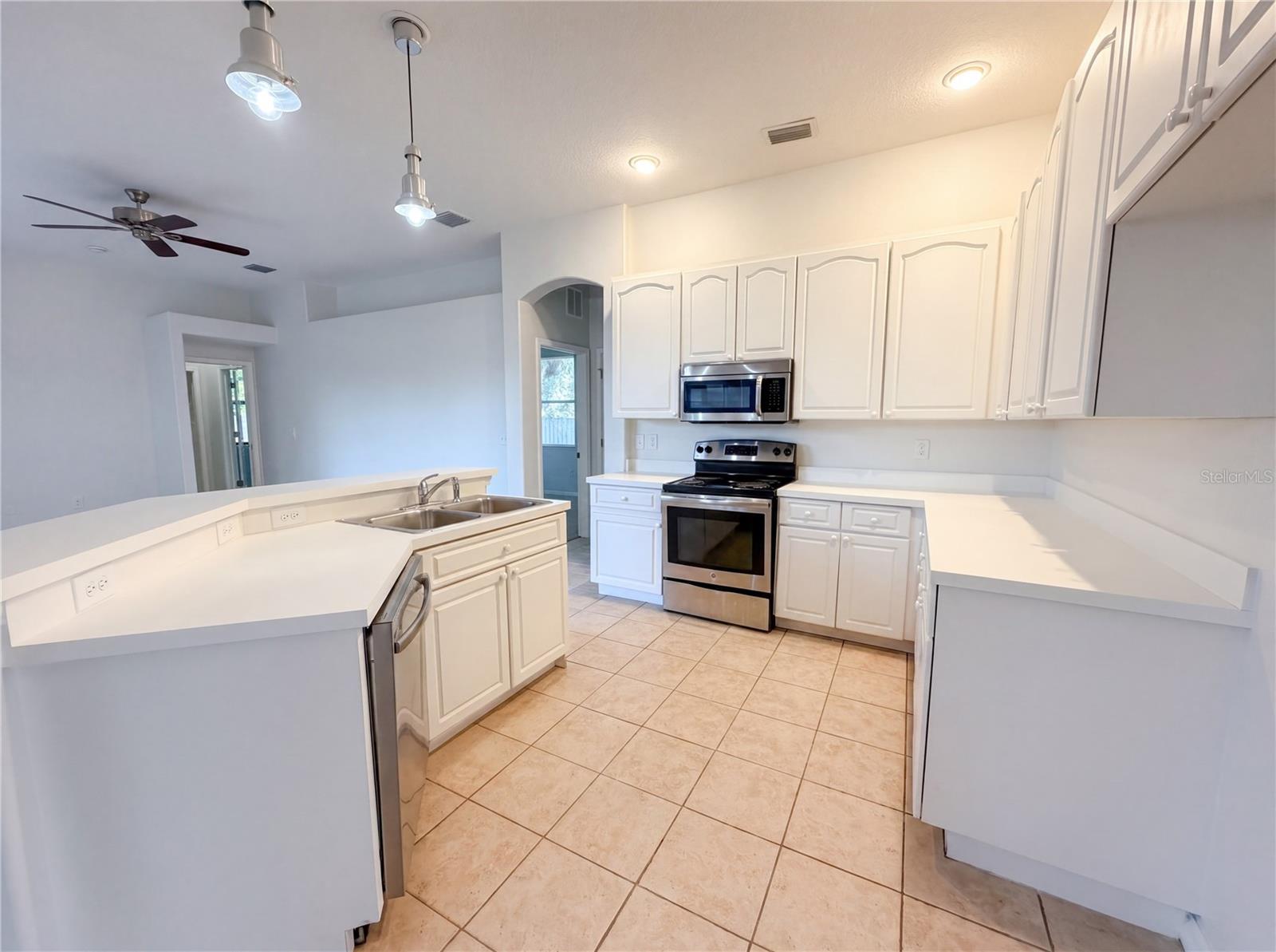 203 TAYLOR BAY LN — photo 9