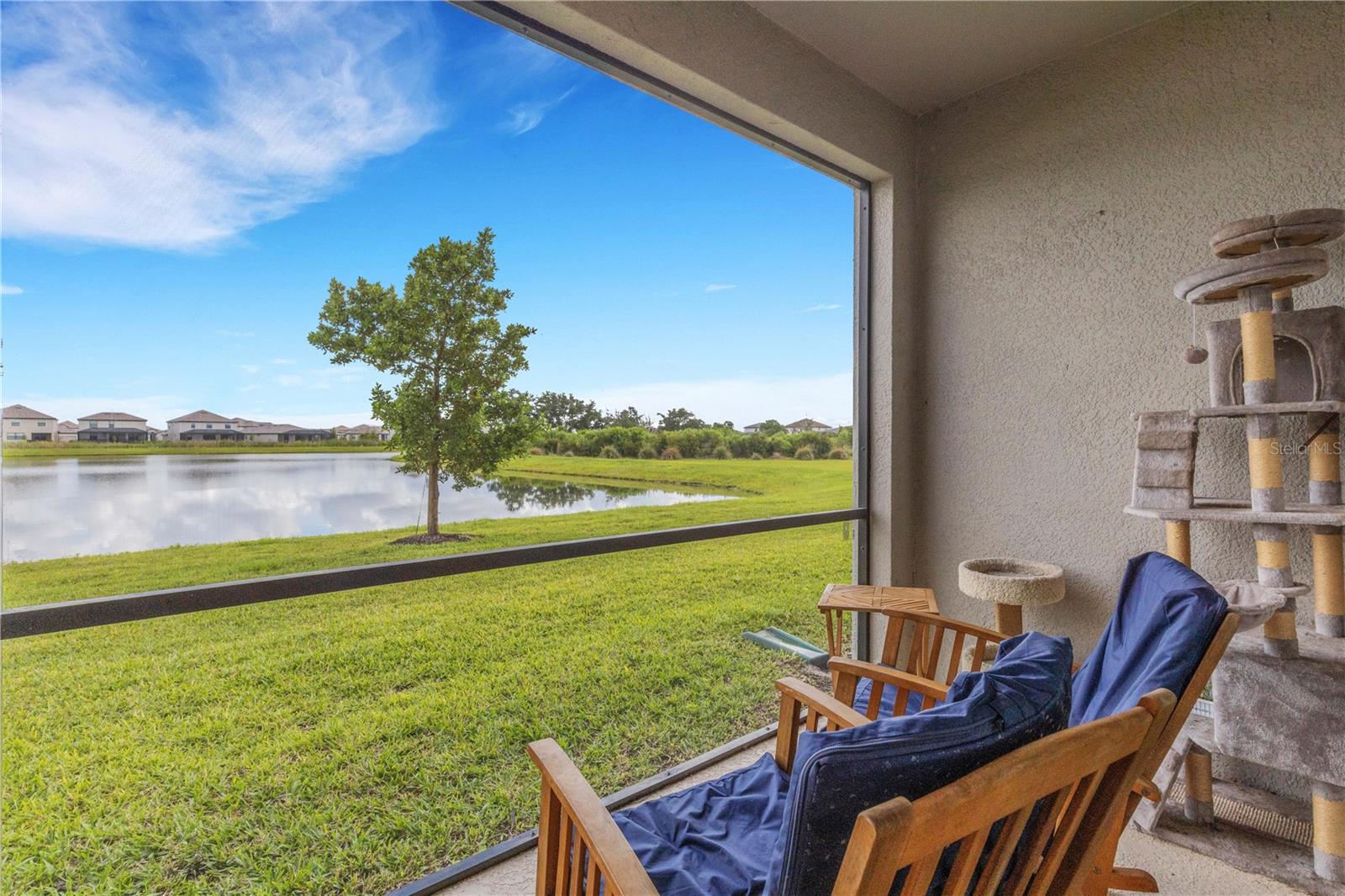 15227 SUNNY DAY DR — photo 37